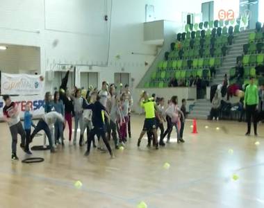 H�tr�nyos helyzet� gyermekek a Halad�s k�zilabd�sain�l