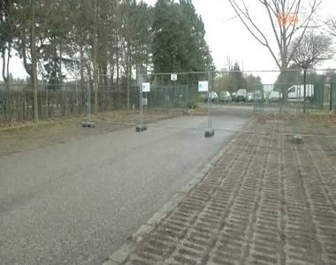 Parkol�s a m�j�gp�ly�n�l