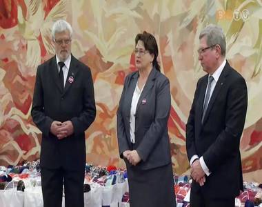 Csal�dok kar�csonya