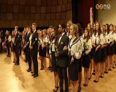 A Premontrei nyitotta a szalagavat�k sor�t