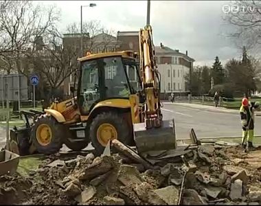 Megkezd�d�tt az �j ker�kp�r�t �p�t�se 