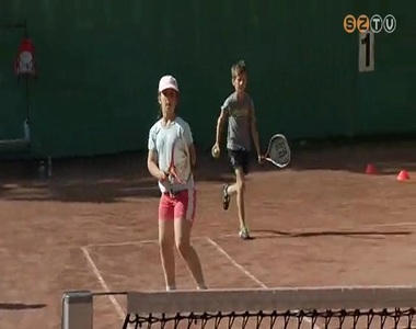 Teniszt�bort szervezett a Sportiskola als� tagozatos gyerekeknek