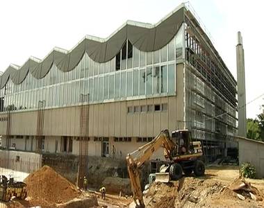 Fedett medence a v�zilabd�soknak