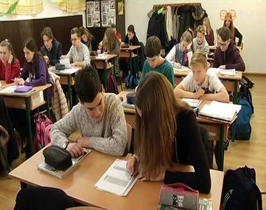 P�nteken v�ge az els� f�l�vnek az iskol�kban