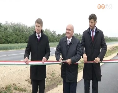 Hivatalosan is �tadt�k a 88-as sz�m� f��t 6,3 kilom�teres fel�j�tott szakasz�t