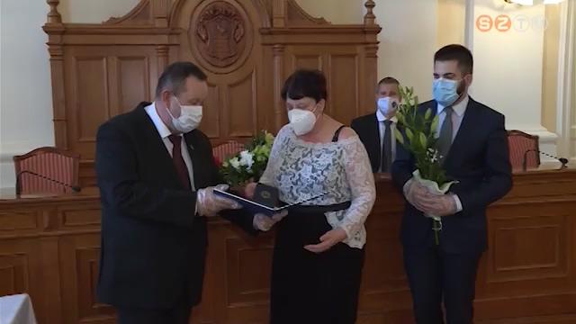 11 díjat osztottak ki az október 23-ai nemzeti ünnep alkalából megtartott megyegyűlésen 11 díjat osztottak ki az október 23-ai nemzeti ünnep alkalából megtartott megyegyűlésen