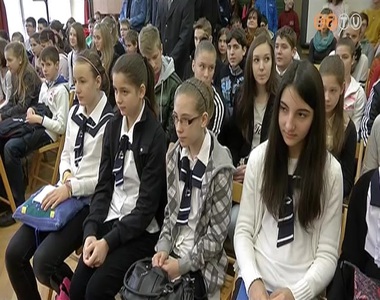 Sz�znegyven di�k �rkezett h�tv�g�n az egyh�zmegyei hittanverseny d�nt�j�re