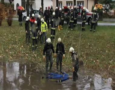 Bucsui �nk�ntes t�zolt�k gyakorlatoztak