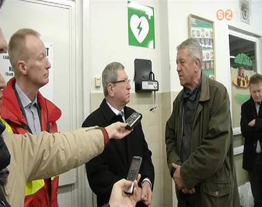 F�lautomata defibrill�tort helyeztek ki a V�s�rcsarnokba