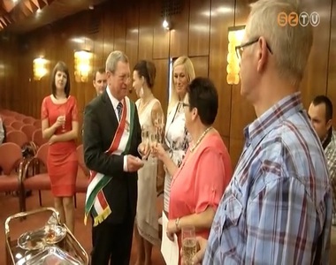 �llampolg�rs�gi esk�t�tel a V�rosh�z�n