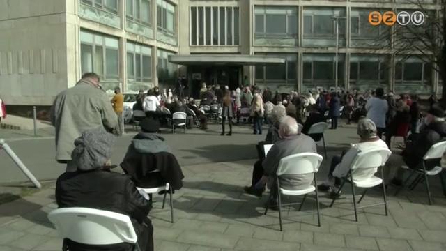 Nem indult gördülékenyen a tömeges oltás Szombathelyen Nem indult gördülékenyen a tömeges oltás Szombathelyen