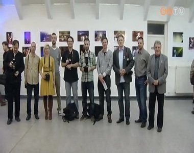 A legjobb tavalyi sajt�fot�kb�l ny�lt ki�ll�t�s