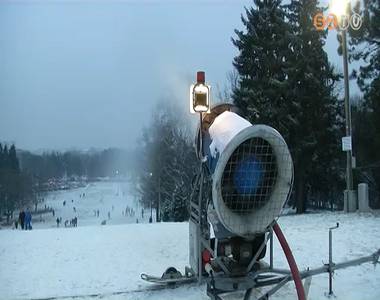 Beindult a h��gy� az eml�km� dombon