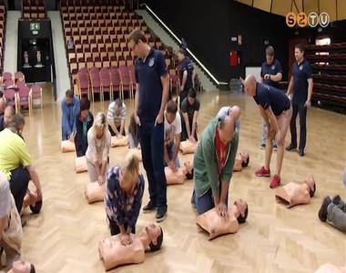 �jra�leszt�si oktat�s a sporth�zban