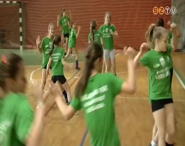 Taroltak a szombathelyi kézis lányok Prágában Taroltak a szombathelyi kézis lányok Prágában