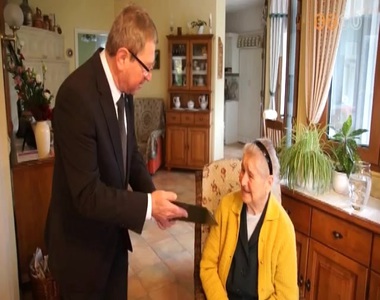 Sz�pkor�t k�sz�nt�tt a polg�rmester