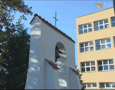Teljesen megújult a Reguly iskola udvarán álló harangláb Teljesen megújult a Reguly iskola udvarán álló harangláb