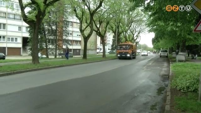 A Pázmány Péter körúton folytatódott a szombathelyi utcák tavaszi nagytakarítása A Pázmány Péter körúton folytatódott a szombathelyi utcák tavaszi nagytakarítása