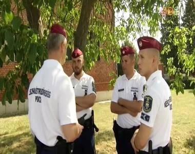 Folytat�dik a hat�rvad�sz toborz�s