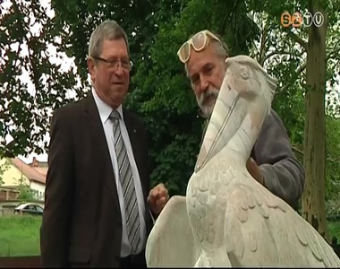 Visszakerült a helyére a Pelikán szobor feje Visszakerült a helyére a Pelikán szobor feje