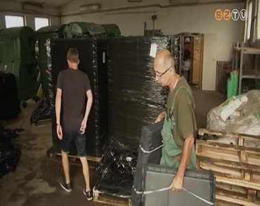 Átvehetik megrendelt komposztládáikat a szombathelyiek Átvehetik megrendelt komposztládáikat a szombathelyiek