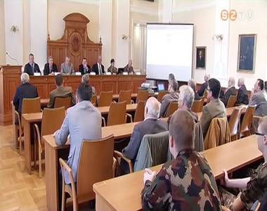 A tartal�kos rendszer j�v�j�r�l is sz� esett a szerdai konferenci�n
