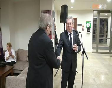 A We�res S�ndor Sz�nh�zban adott �t f�lautomata defibrill�tort a polg�rmester