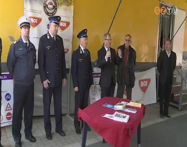 Szombathelyre �rkezett a Magyar Aut�klub kamionja