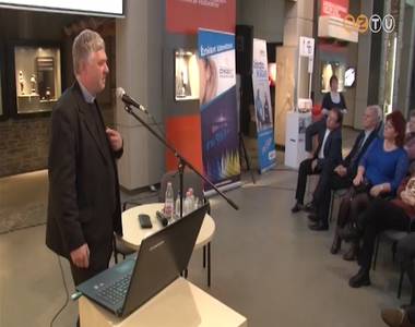 Luther �s Szent M�rton �let�nek p�rhuzama