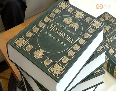 K�nyvsorozatot kaptak az iskol�k