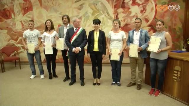 Hatan tettek állampolgársági esküt Szombathelyen Hatan tettek állampolgársági esküt Szombathelyen