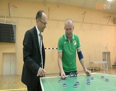 Feljut�s�rt j�tszhat a Vasi Gombfoci Egyes�let