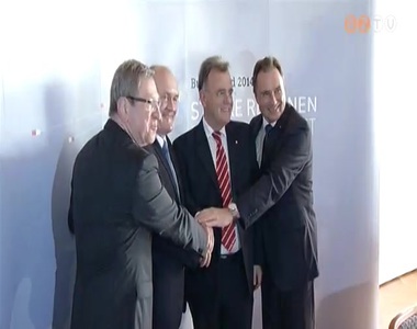 Burgenland tartományfőnökével tárgyalt Hende Csaba Burgenland tartományfőnökével tárgyalt Hende Csaba