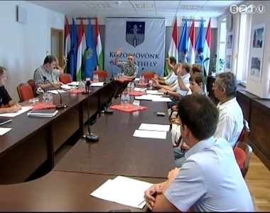 S�rg�s iskolafel�j�t�si finansz�roz�sr�l d�nt�tt a v�rosfejleszt�si bizotts�g