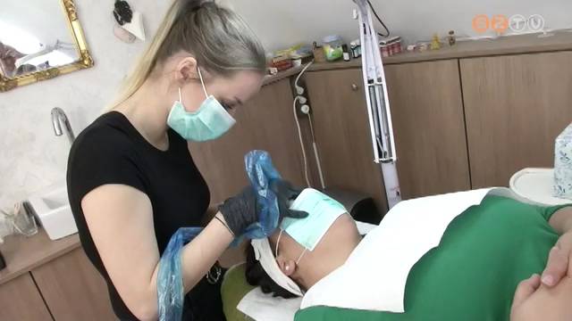 Jótékony kozmetikus Jótékony kozmetikus