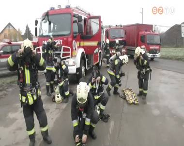 Fikt�v vesz�lyhelyzetban gyakorlatoztak a t�zolt�k egy P�lya utcai �zemben