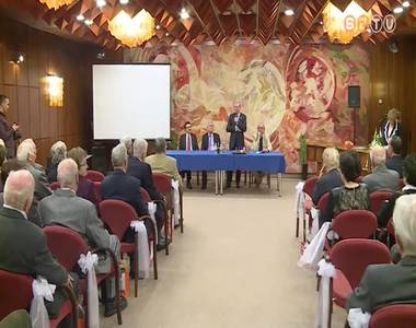 Nyugd�jas orvosokat k�sz�nt�ttek