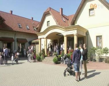 Korasz�l�tt gyerekek �s csal�dtagjaik tal�lkoztak