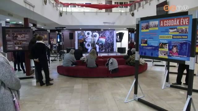 30 éve szabadon - kiállítás a színházban 30 éve szabadon - kiállítás a színházban