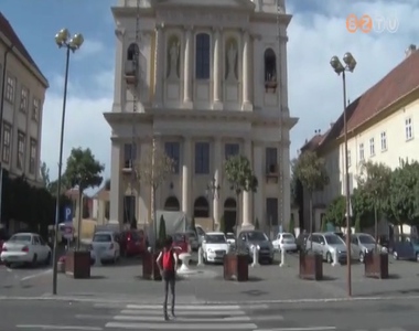 Fel�j�t�s el�tt a P�sp�ki Palota