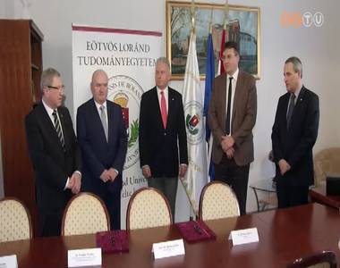 Meg�j�totta kapcsolat�t a v�ros �s a Savaria Egyetemi K�zpont