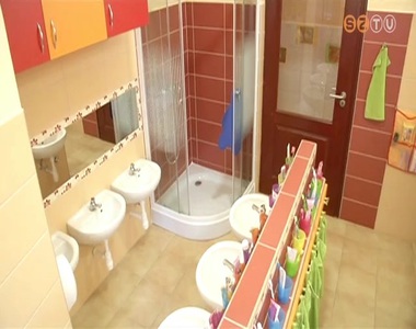 Négy és fél millió forintból újult meg az egyik gyermekmosdó a Szivárvány Óvodában Négy és fél millió forintból újult meg az egyik gyermekmosdó a Szivárvány Óvodában