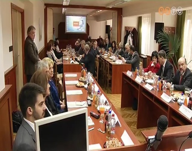 Koll�giumi teremavat�