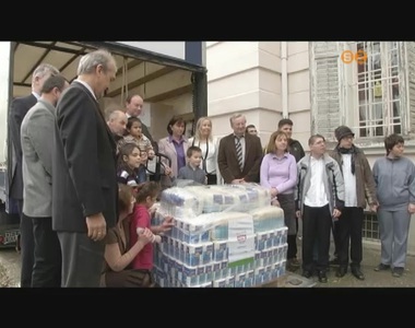 2 tonnányi élelmiszeradomány érkezett egy élelmiszerkereskedelmi cég jóvoltából Vas megyébe 2 tonnányi élelmiszeradomány érkezett egy élelmiszerkereskedelmi cég jóvoltából Vas megyébe