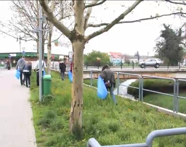 Várostisztító fiatalok
Várostisztító fiatalok