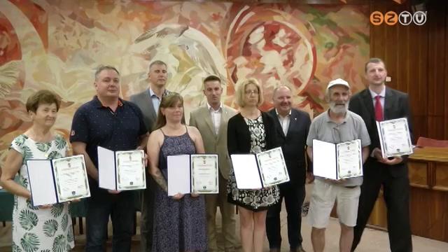 Köszönet a parkokat örökbe fogadó civileknek Köszönet a parkokat örökbe fogadó civileknek