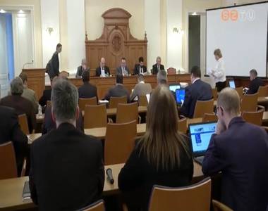 �l�sezett a megyegy�l�s