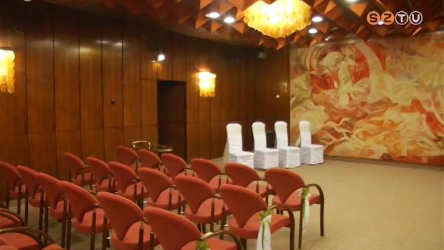 Elhalasztott esküvők Elhalasztott esküvők