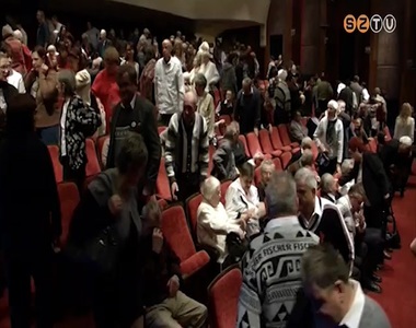 Vas megyei szoci�lis int�zm�nyek lak�i n�zt�k meg a M�li n�ni c�m� el�ad�st