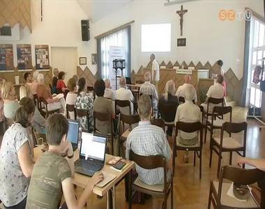 R�gi, de korszer� �p�letek